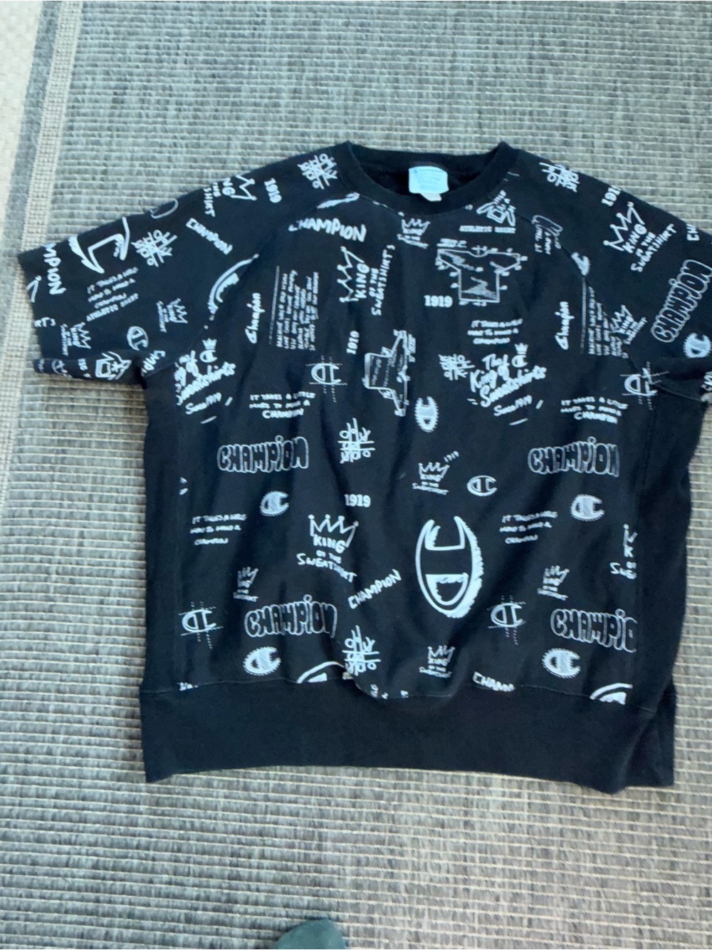 Champion “King of the Sweatshirt “Black Short-Sleeve Logo Graphic Sweatshirt
